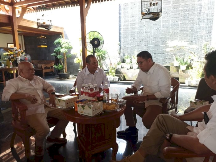 Ketua DPD Gerindra Jawa Tengah Sudaryono bersilatirahmi ke rumah pribadi mantan bupati Juliyatmono. Dian Tanti/RMOLJateng