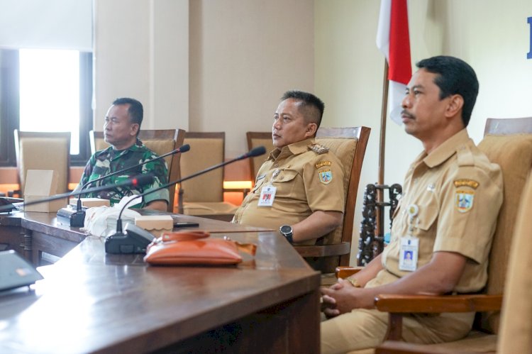 Pj Wali Kota Salatiga Yasip Khasani Saat Mengikuti Rapat Koordinasi Pengendalian Inflasi Daerah Diselenggarakan Menteri Dalam Negeri (Mendagri) Dan Diikuti Secara Daring Di Ruang Kaloka Gedung Setda, Senin (20/05). Erna Yunus B/RMOLJawaTengah