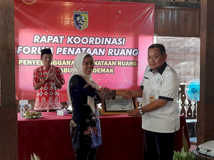 Bupati Demak Memberikan Apresiasi Pada BTN Demak. Nungki S Nurhidayanto/RMOLJawaTengah