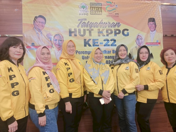 Pengurus KPPG usai acara Tasyakuran HUT KPPG ke 22 yang berlangsung di kantor DPD Jateng jalan Kyai Saleh Semarang, Kamis (23/5). Umar Dani/RMOLJateng