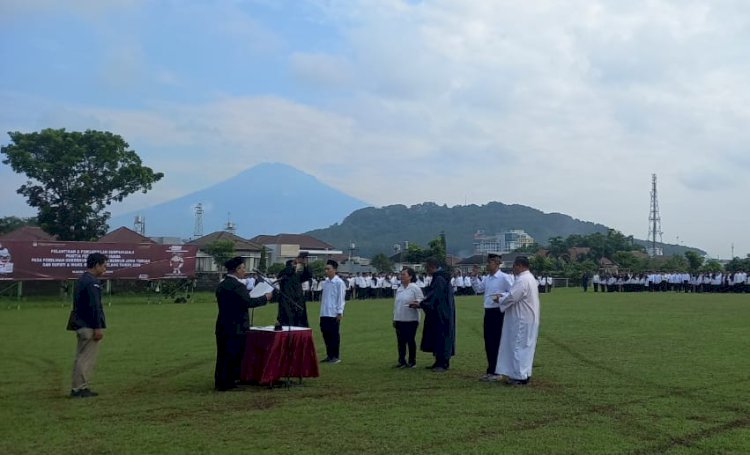 Pelantikan 1.116 anggota PPS dilaksanakan di Lapangan Desa Mertotuyudan. Tri Budi H/RMOLJateng