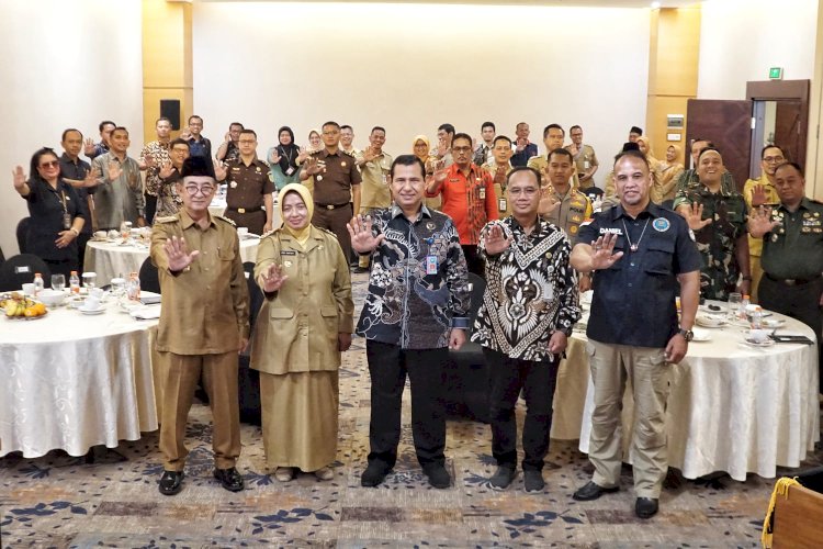 Pj Bupati Magelang, Bupati Purworejo, Wali Kota Magelang Dan Kepala BNN Provinsi Jawa Tengah Di Acara Penandatanganan Komitmen Kota/Kabupaten Tanggap Ancaman Narkoba, Selasa (28/05). Istimewa