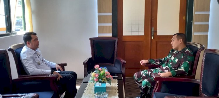 Kepala Rutan Salatiga Redy Agian Saat Berdialog Dengan Komandan Kodim 0714 Salatiga Letkol Inf Guvta Alugoro Koedoes Di Markas Kodim 0714/ Salatiga, Rabu (29/05). Erna Yunus B/RMOLJawaTengah
