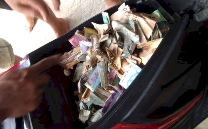 Ilustrasi Pencurian Barang-Barang Berharga Di Dalam Jok Sepeda Motor. Dicky A Wijaya/RMOLJawaTengah