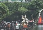 Hindari Tanjakan Gombel Yang Macet Parah! Ada Truk Terguling