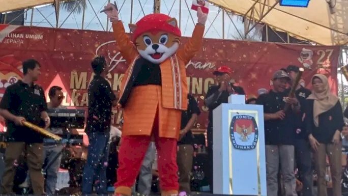 Maskot dan jingle Pilkada 2024 secara resmi diperkenalkan oleh KPU Kabupaten Jepara. 