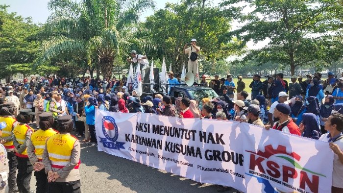 Aksi Buruh Tuntut Hak Yang Belum Dibayarkan Perusahaan. Dian Tanti Burhani/RMOLJawaTengah