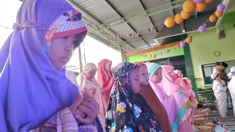 Anak-Anak TK Nurul Iman, Jalan Menjangan I, Palebon, Pedurungan, Semarang, Sat Menggelar Aksi Peduli Untuk Teman-Teman Mereka Di Radah, Palestina, Rabu (05/06) Sore. Soetjipto/RMOLJawaTengah