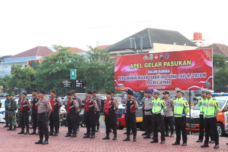 Apel kesiapan pengamanan malam takbiran Hari Raya Idul Adha dan liburan panjang di Mapolres Jepara.