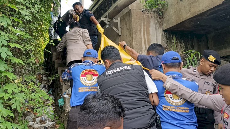 Penemuan Mayat Di Bawah Jembatan Kali Sambong, Kabupaten Batang, Rabu (19/06). Bakti Buwono/RMOLJawaTengah