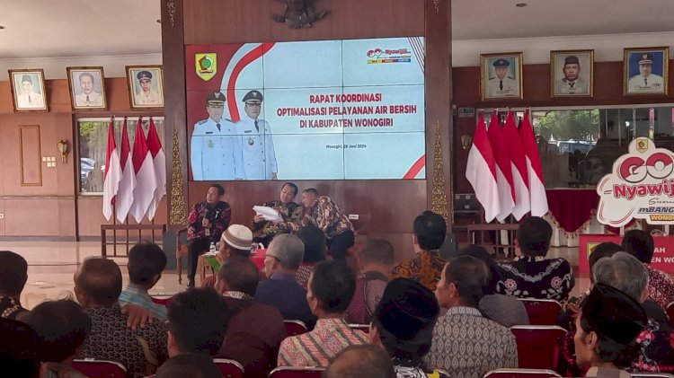 Bupati Wonogiri Joko Sutopo mengundang warganya yang terdampak krisis air bersih guna diajak berdiskusi bersama. Tulus Premana/RMOLJateng