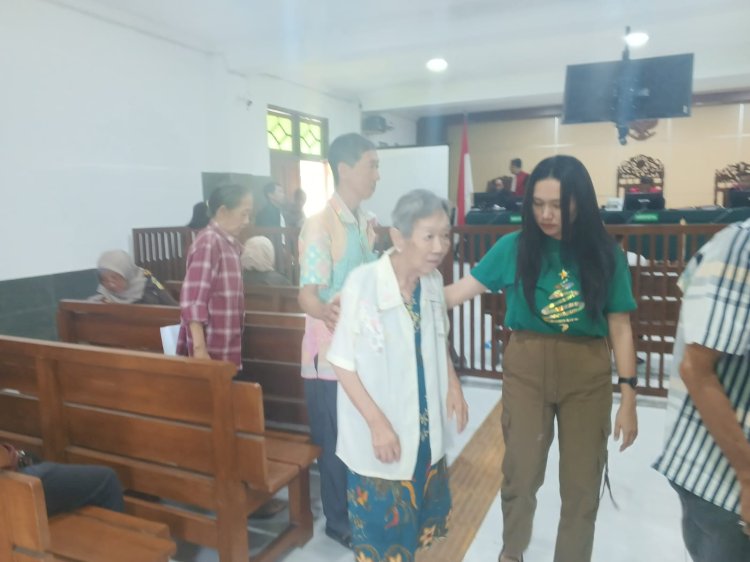 Sekeluarga jadi terdakwa di Pengadilan Negeri Pekalongan. IST