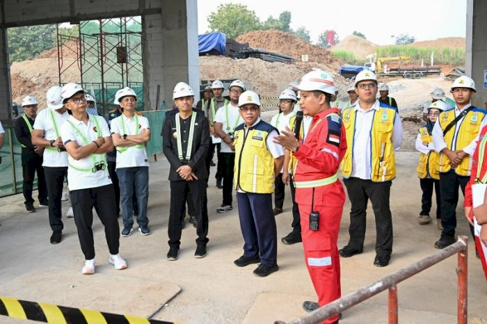 Cdm Kontingen NPC Indonesia Reda Manthovani dan Deputy Cdm Andi Herman saat tinjau pembangunan Traininf Center NPC Indonesia di Delingan. dok NPC