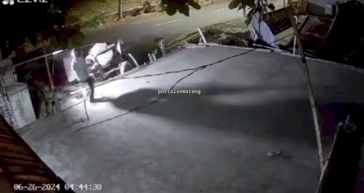 Aksi pencurian alat-alat proyek di Jalan Ksatrian, Jatingaleh, Jumat (28/6) dini hari. Dicky Aditya/RMOLJateng