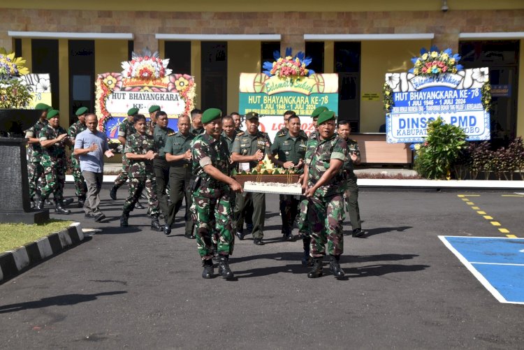 Rombongan Kodim Wonosobo memberikan ucapan HUT Bhayangkara ke Mapolres. Dok. Pendim Wonosobo