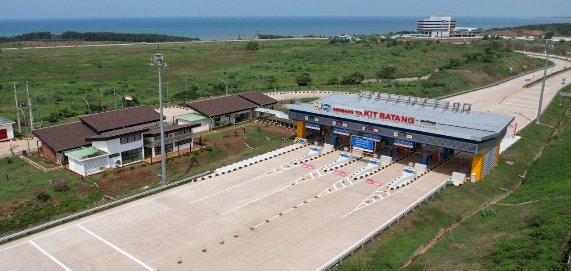Pemberlakuan Tarif Baru Gerbang Tol Kawasan Industri Terpadu (KIT) Batang Yang Dikelola PT Jasamarga Semarang Batang (JSB) Diberlakukan, Mulai Hari Ini. Erna Yunus B/RMOLJawaTengah 