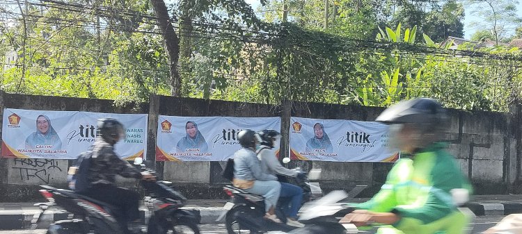 Gambar Titik Kirnaningsih, Istri Mantan Wali Kota Salatiga Dua Periode, Yuliyanto, Terpampang Di Sejumlah Wilayah Di Kota Salatiga Dalam Sepekan Ini. Erna Yunus B/RMOLJawaTengah