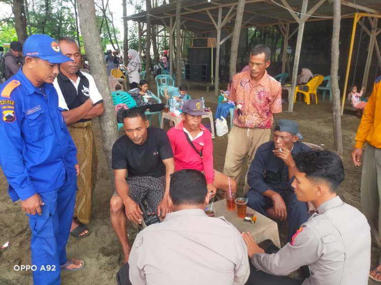 Sapolairud Polres Batang di pantai Karang Maeso, Kecamatan Kandeman, Kabupaten Batang. ISt