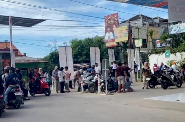 Suasana halaman swalayan Aneka Jaya Batang saat terjadi gempa, Minggu (7/7). Dok Pri