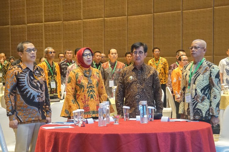 Pj Bupati Magelang Sepyo Achanto saat hadir menandatangani BAST dan Naskah Hibah Barang Milik Negara (BMN) di Tangerang, Banten. Istimewa