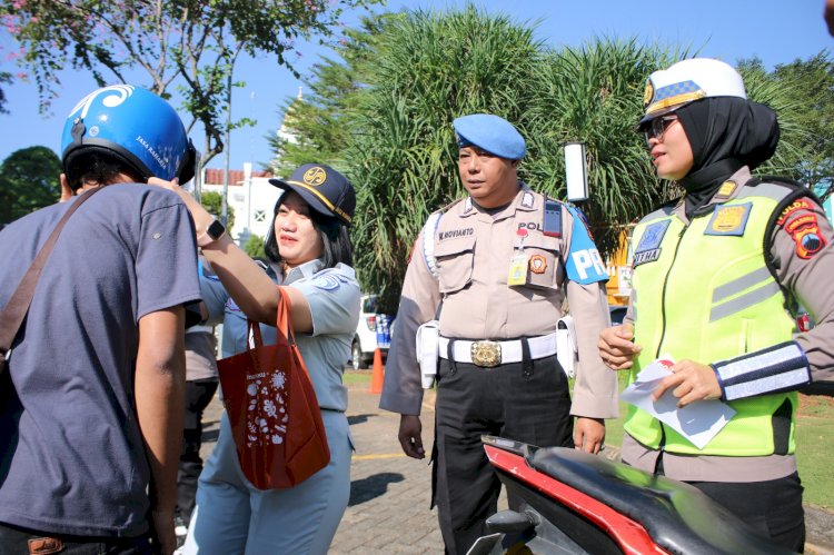Petugas gabungan dari Polda Jateng gelar operasi simpatik di komplek BSB kecamatan Mijen Semarang, Selasa (16/7). Istimewa 