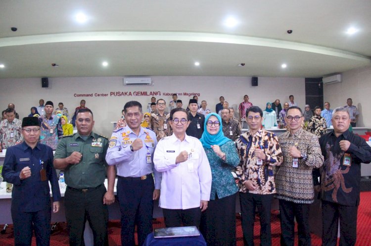 Pj Bupati Magelang Sepyo Achanto, Ketua TP PKK Medina Sepyo Achanto, Sekda Adi Waryanto, Jajaran Forkopimda, dan Kepala OPD hadir saat launching aplikasi ILP-MOS, Ukir Magelang dan Silomas. Istimewa