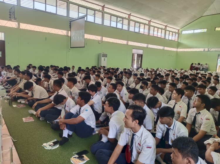 Kegiatan MPLS Di SMA Negeri 6 Semarang Diikuti Ratusan Siswa Baru. Dicky A Wijaya/RMOLJawaTengah