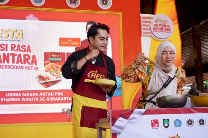 Mantan artis layar kaca Chaca Frederica istri Bupati Kendal saat demo masak bersama Chef Steby. Dian Tanti/RMOLJateng