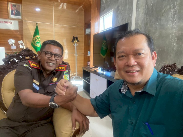 Kepala Kejaksaan Negeri (Kajari) Demak, Hendra Jaya Atmaja, SH, MH Pada Saat Menerima Pemimpin Redaksi RMOLJawaTengah, Kamis (25/07) Pagi. Jayanto Arus Adi/RMOLJawaTengah