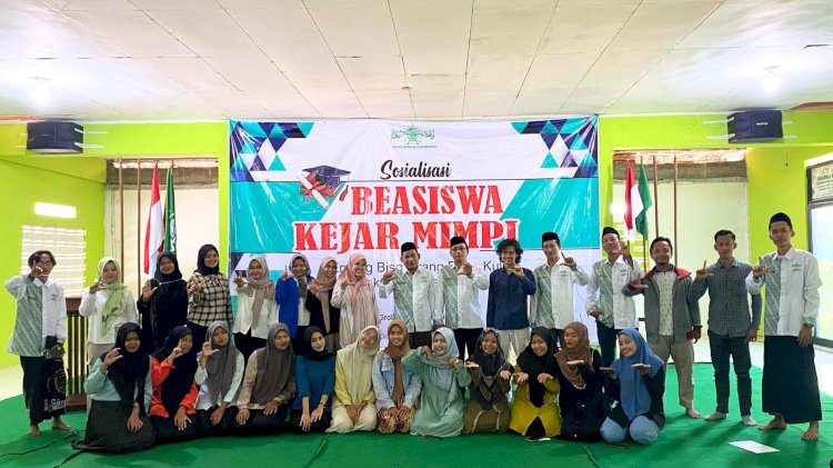 Siswa-siswi Grobogan, saat mengikuti sosialisasi bea siswa kejar mimpi di Gedung PCNU Grobogan. Rubadi RMOLJateng
