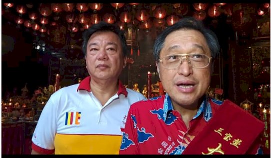 Ketua Yayasan Klenteng Tay Kak Sie, Tanto Hermawan (Kanan) Didampingi Wakil Ketua Yayasan Tay Kak Sie Yang Juga Ketua Panitia Peringatan 619 Tahun Pendaratan Cheng Ho Di Semarang, Hasan Arifin. Soetjipto/RMOLJawaTengah