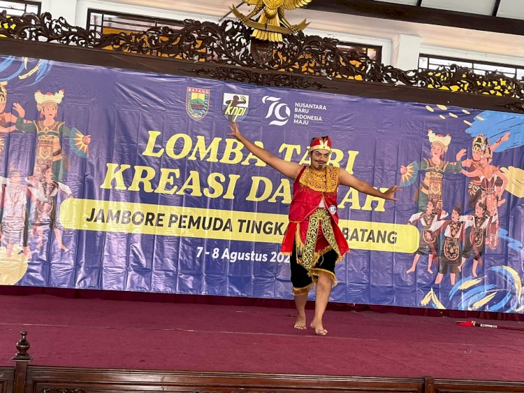 Penampilan peserta lomba tari kreasi daerah di Jambore Pemuda Kabupaten Batang. RMOL Jateng/Bakti Buwono