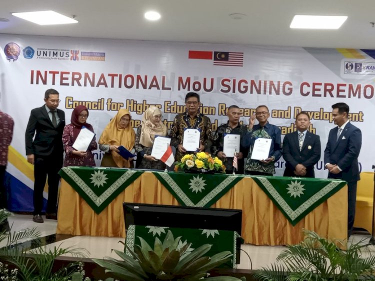 Universitas Muhammadiyah Kudus (UMKU) menjalin kerja sama internasional dengan Universiti Malaysia Kelantan (UMK) melalui penandatanganan nota kesepahaman. Arif Edi Purnomo