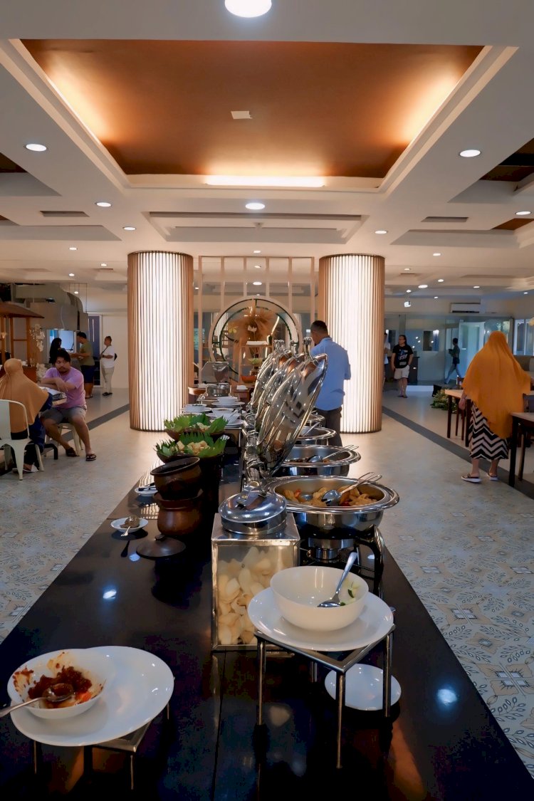 Tamu Hotel Dan Pengunjung Juga Dapat Memanfaatkan Fasilitas Kolam Renang, G-Indorpool Tanpa Khawatir Dengan Paparan Sinar Matahari, Dengan HTM Rp50.000 Sudah Mendapatkan Free Welcome Drink, Loker, Dan Handuk. Sedangkan Untuk Member, Registrasi Dikenakan Rp450.000 Per Orang/Bulan. Istimewa For RMOLJawaTengah