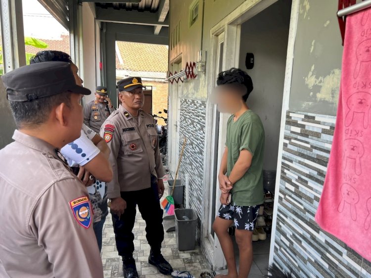  Dua pasangan tak resmi yang kerap berbuat mesum di sejumlah kos-kosan telah diamankan aparat Polsek Bae Polres Kudus.