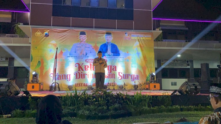 Kapolres Batang AKBP Nur Cahyo Ari Prasetyo saat tabligh akbar jelang Pilkada 2024 di halaman Mapolres. IST