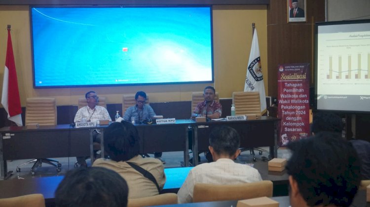 KPU Kota Pekalongan mengadakan sosialisasi di Setda, Jumat (16/8).