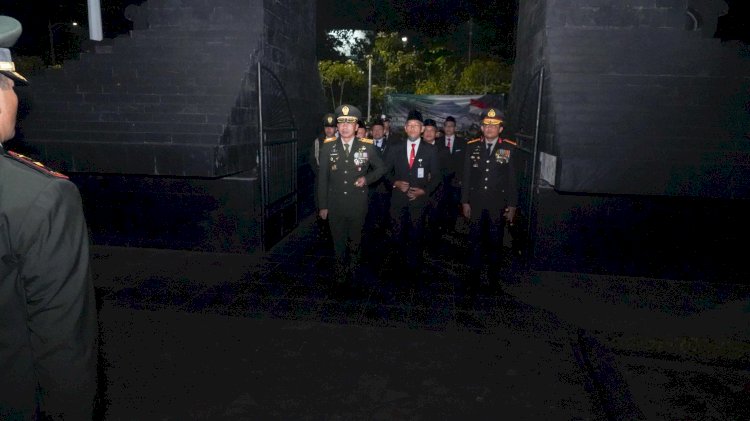 Apel Kehormatan Dan Renungan Suci Menjelang Peringatan Hari Kemerdekaan RI Ke-79 Digelar Dengan Khidmat Di Taman Makam Pahlawan (TMP) Giri Tunggal, Kota Semarang, Pada Jumat (16/8) Tengah Malam Hingga Sabtu (17/08) Dini Hari. Dokumentasi Humas Polda Jateng 