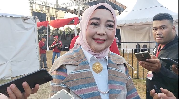 Saptriana Tangkary. Erna Yunus B/RMOLJateng