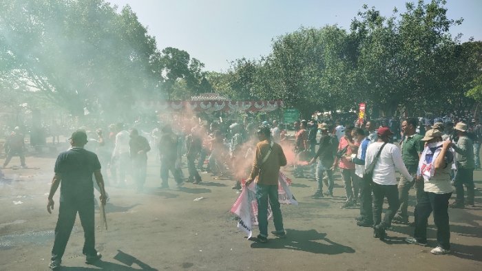 Simulasi Sistem Pengamanan Kota (SISPAMKOTA) Di Plaza Alun-Alun Karanganyar. Dian Tanti Burhani/RMOLJawaTengah