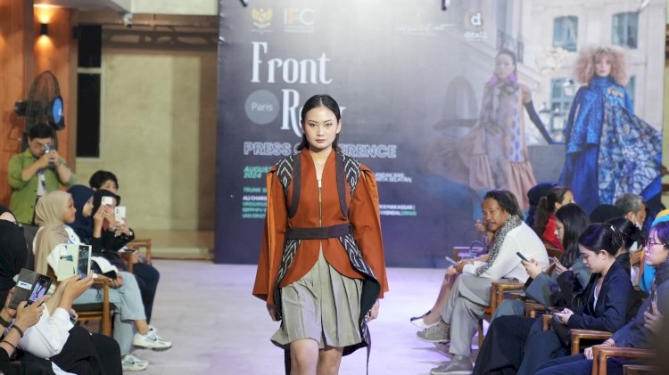Karya para siswa yang dipamerkan telah dikurasi dan direkomendasi dari IFC untuk mengikuti Front Row Paris pada 7 September mendatang. 