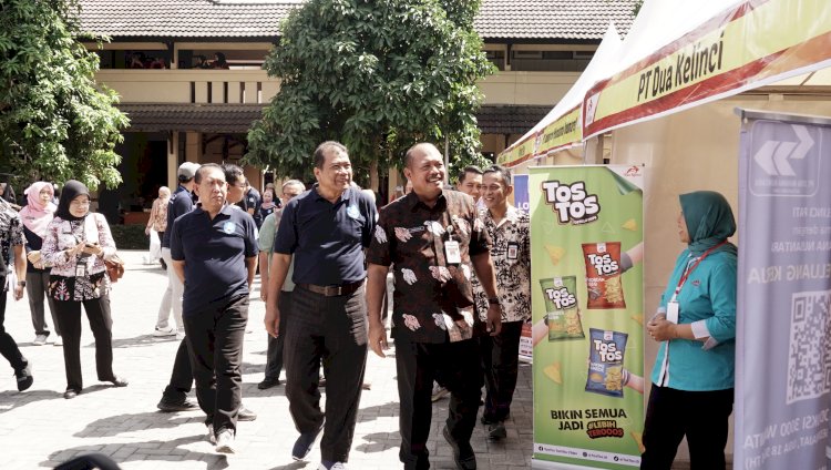 Pembukaan Job Fair di SMK N 1 Pati menjadi wadah bagi masyarakat dalam mencari pekerjaan. 