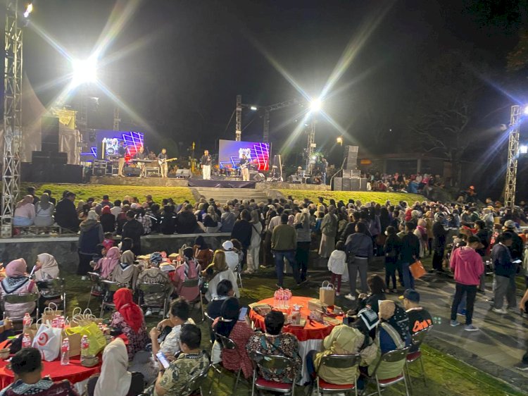 Pagelaran Musik Pada Event Gedong Songo Travel Mart Disuguhkan Di Kaki Gunung Ungaran Persisnya Kawasan Candi Gedong Songo, Malam Ini Rabu, (28/08). Jayanto Arus Adi/RMOLJawaTengah