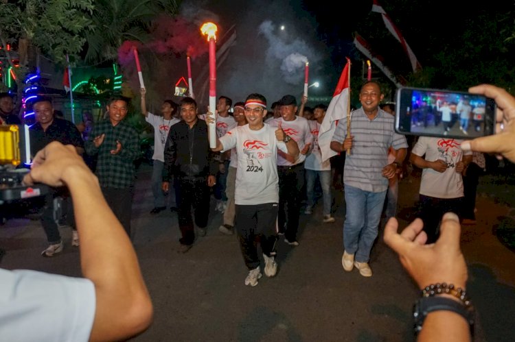 Anggota DPR RI 2024-2029 terpilih, Rizal Bawazier, saat mengikuti Lomba Estafet Obor di Kecamatan Comal, Kabupaten Pemalang. IST