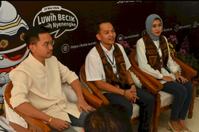 Gusti Bhre dampingi pasangan Respati - Astrid ke KPU Solo. Dian Tanti/RMOLJateng