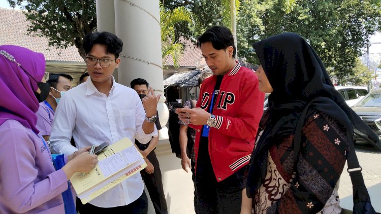 Paslon Calon Bupati- Wakil Bupati Bima - Mujab saat melakukan pemeriksaan kesehatan. IST- 
