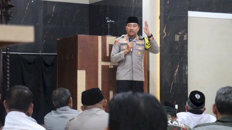 Kapolres Purbalingga, AKBP Rosyid Hartanto saat menghadiri safari dzuhur di Masjid Baitul Mukmin, Bobotsari, Purbalingga, Rabu (4/9). Humas Polres Purbalingga