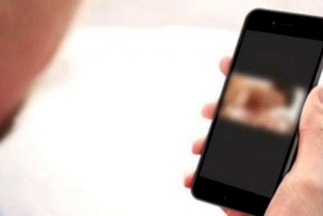 Kasus Video Porno Viral Di Media Sosial X Sedang Ditangani Ditreskrimsus Polda Jawa Tengah, Polisi Melakukan Pemeriksaan Di Sebuah Rumah Diduga Jadi Tempat Video Dibuat Di Sayung, Demak. Ilustrasi