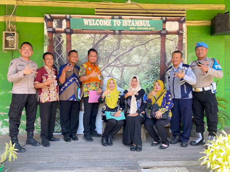 Podcast NGOPI (Ngobrol Penuh Inspirasi) Kembali Berlangsung Bersama Host Kenamaan Citra Claudia Dengan Tema Peran Masyarakat Dan Pemerintah Dalam Dukung Kawasan Tanpa Rokok Di Demak, Rabu (18/09). Dokumentasi Dinparta Demak