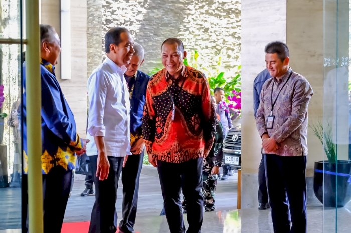 Presiden Jokowi disambut Walikota Solo Teguh Prakosa. Dian Tanti/RMOLJateng